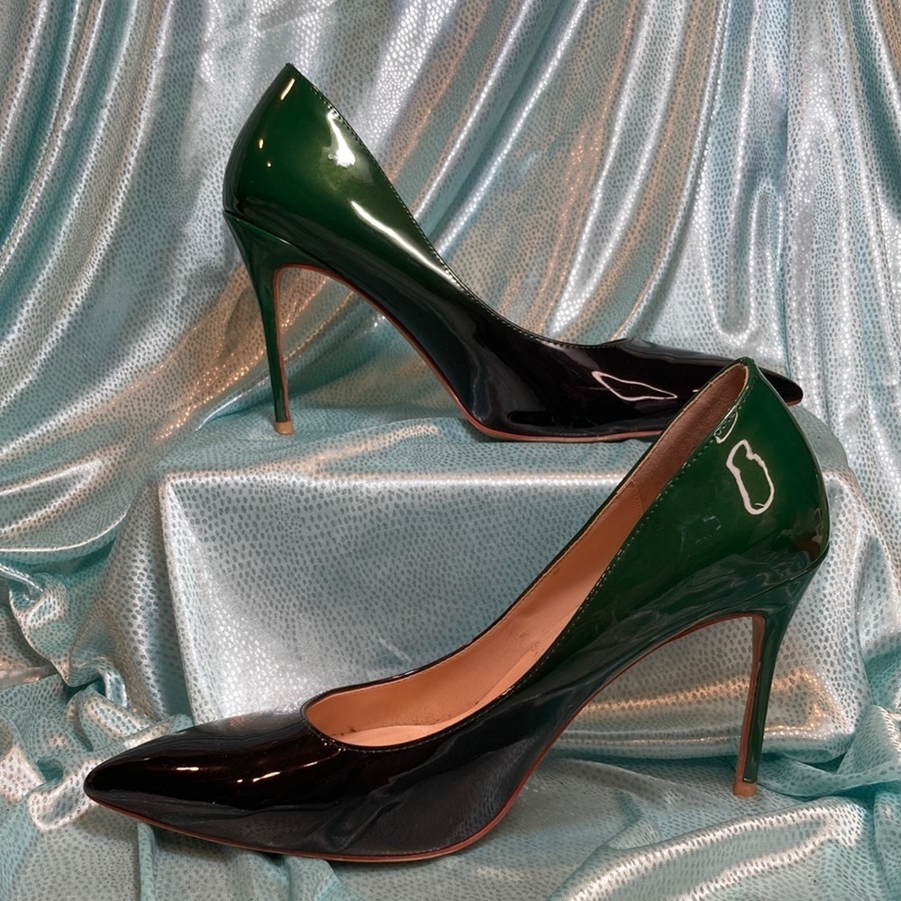 Size 10 super sexy spike heels in ombré green. Tiny skinny spikes! Ohh-la-la 5